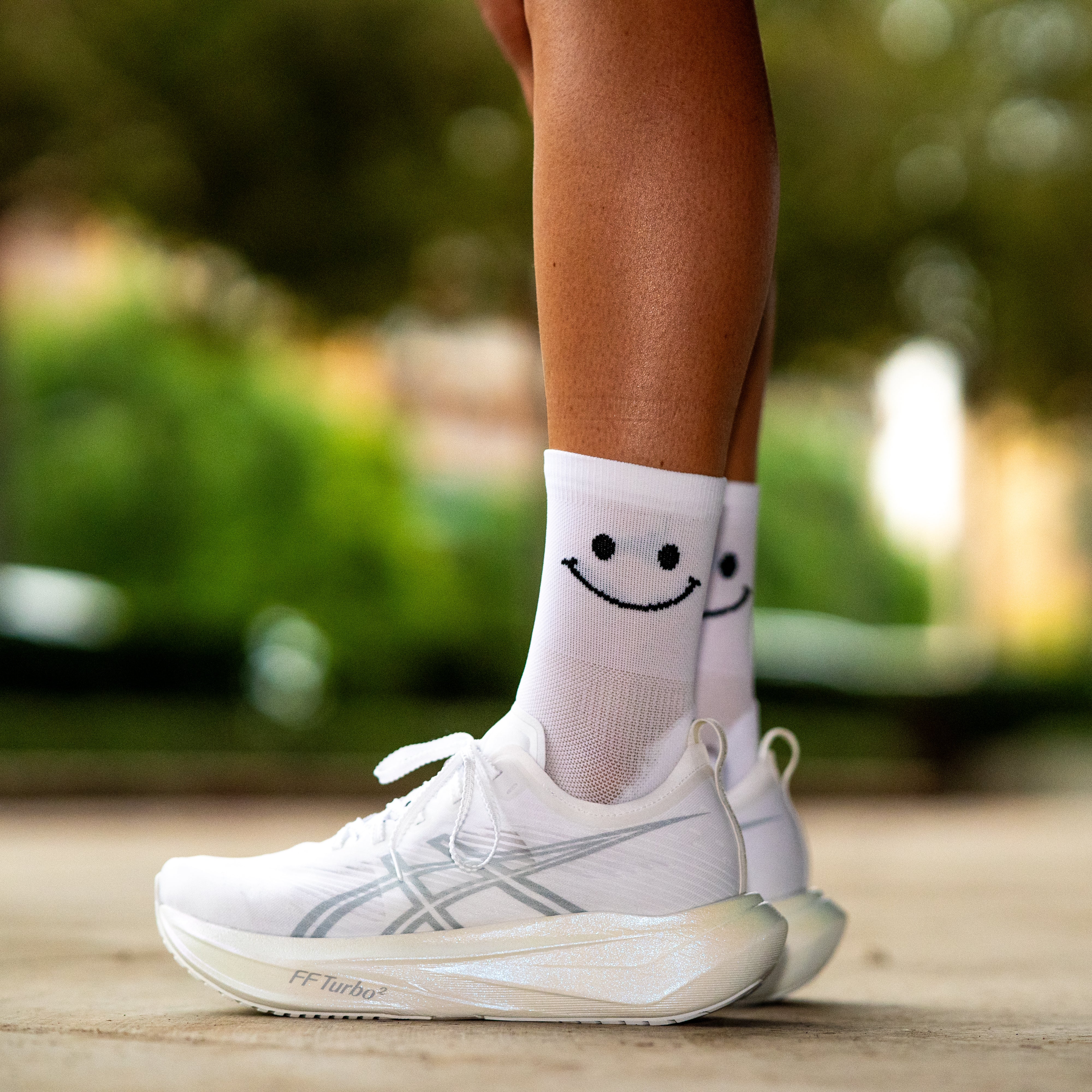 HAPPY MODE WHITE - RUN ULTRALIGHT SOCKS