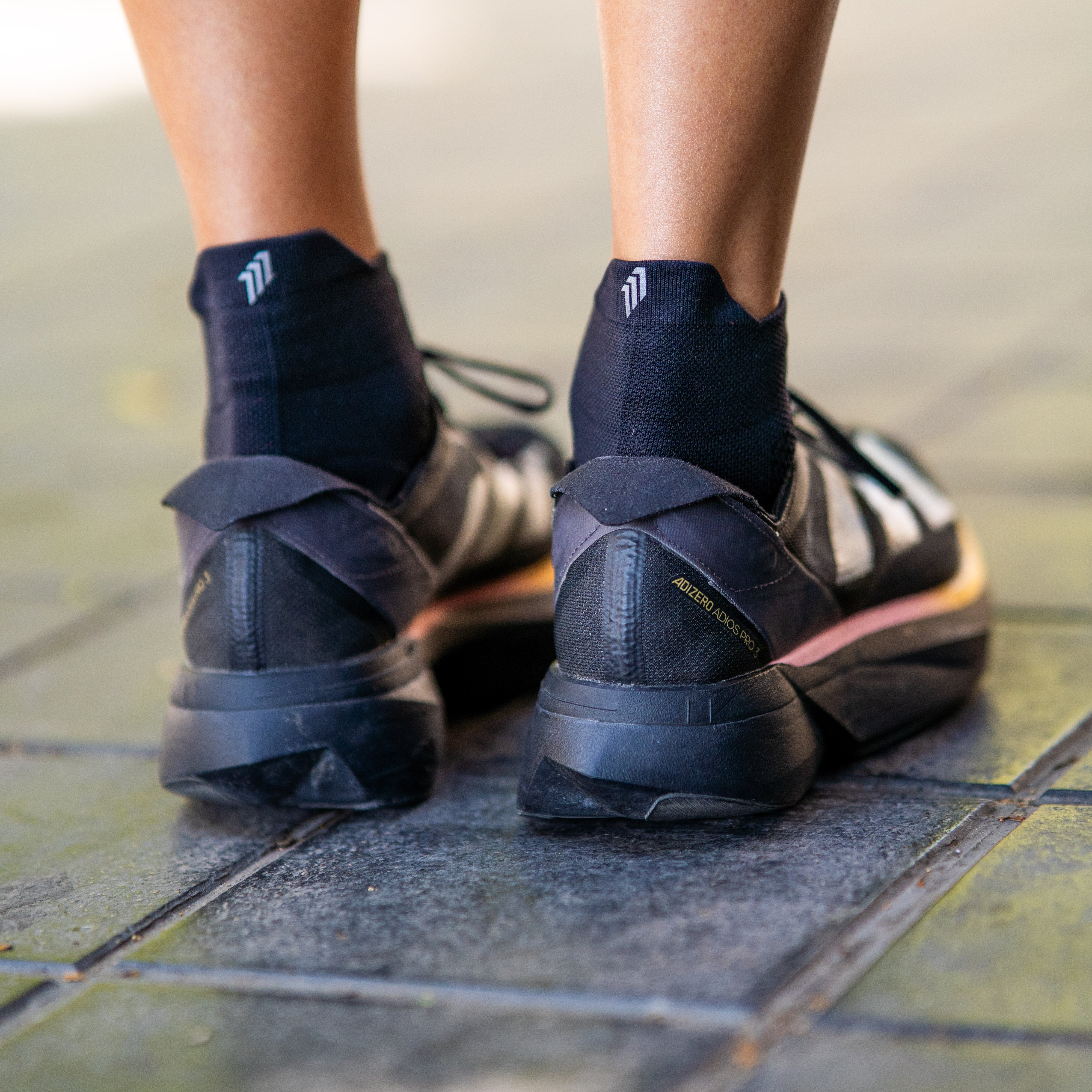 NOOSA BLACK V2 - LAUFSOCKEN