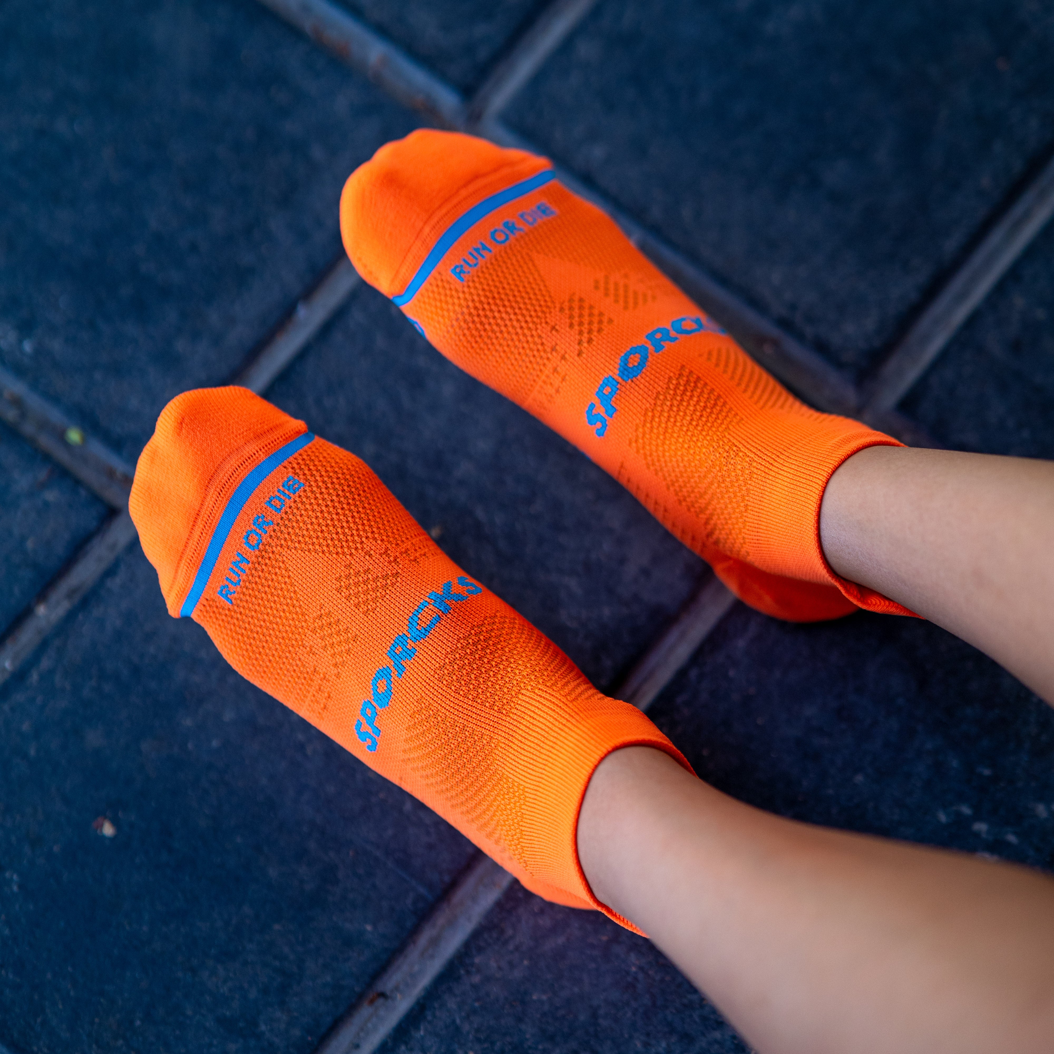 NOOSA ORANGE V2 - CALCETÍN RUNNING