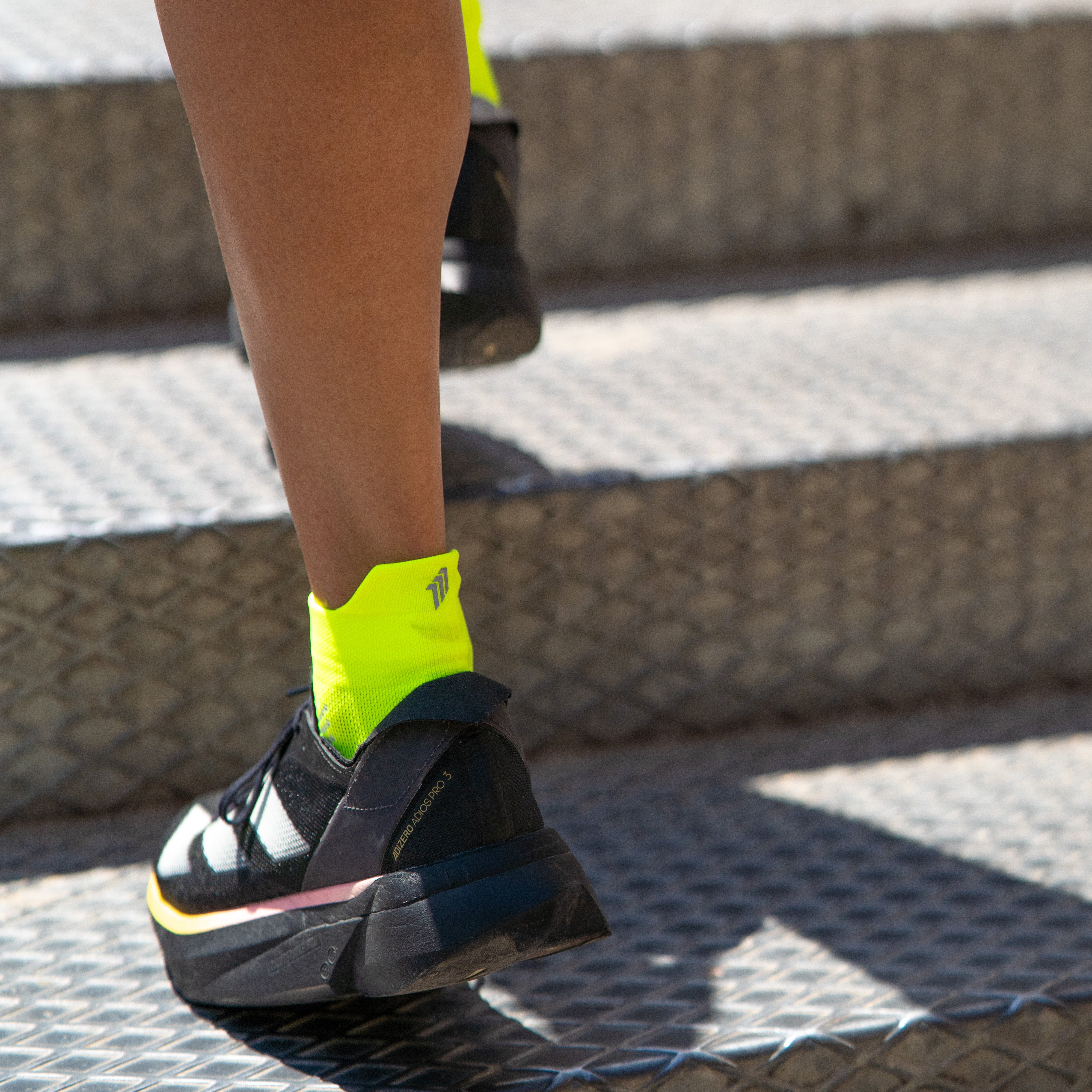 NOOSA YELLOW V2 - LAUFSOCKEN