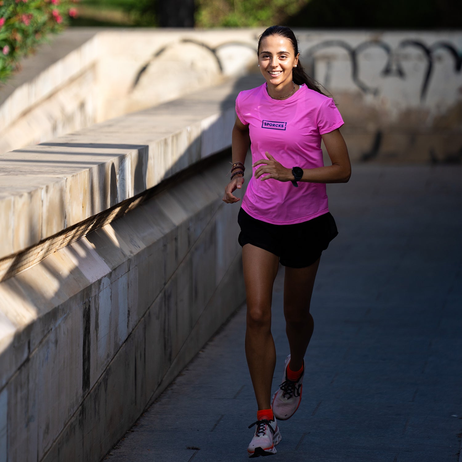 RUN OR DIE PINK - CAMISETA TÉCNICA MUJER