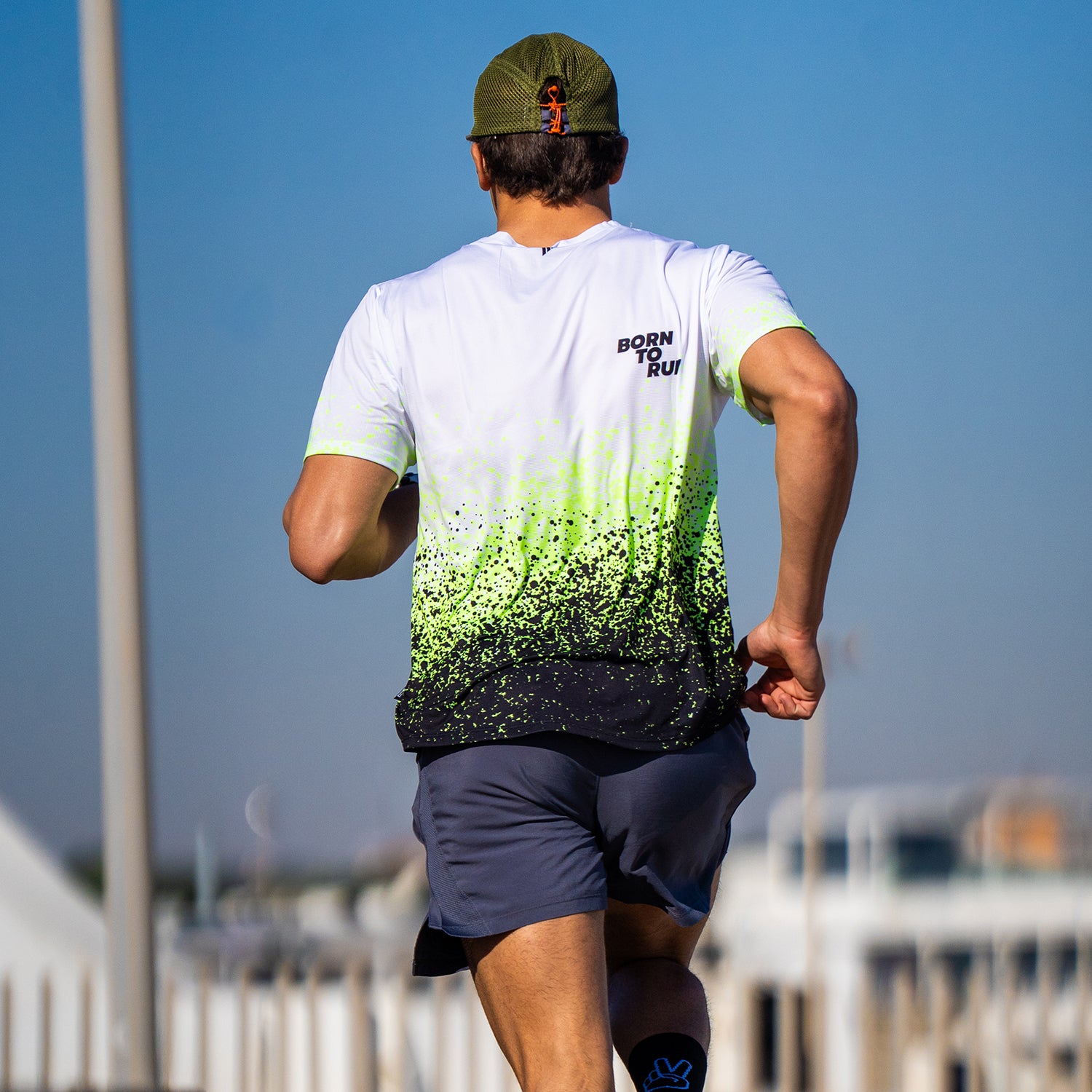 BORN TO RUN - CAMISETA TÉCNICA HOMBRE