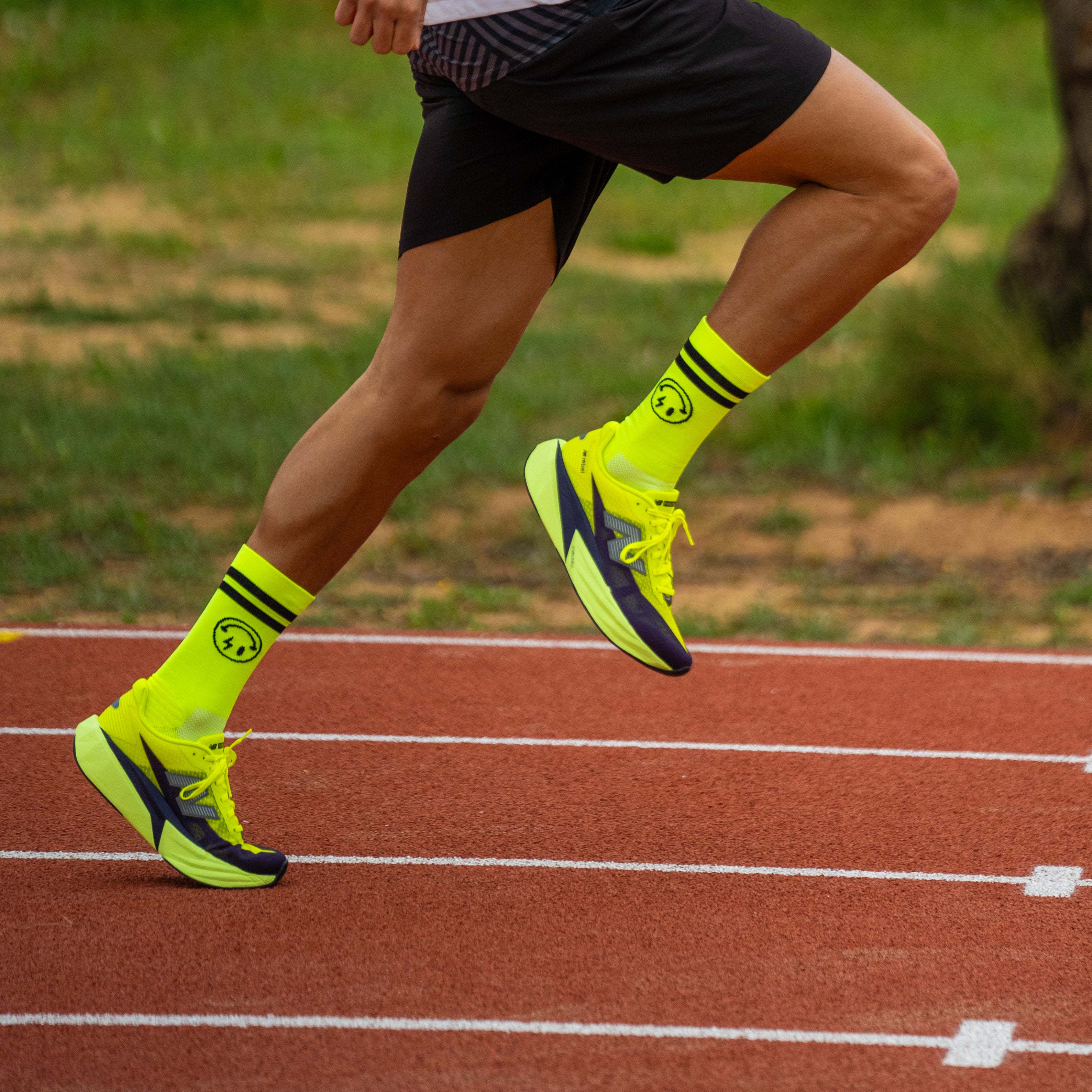 ELECTRIFIED YELLOW - CALCETÍN RUNNING