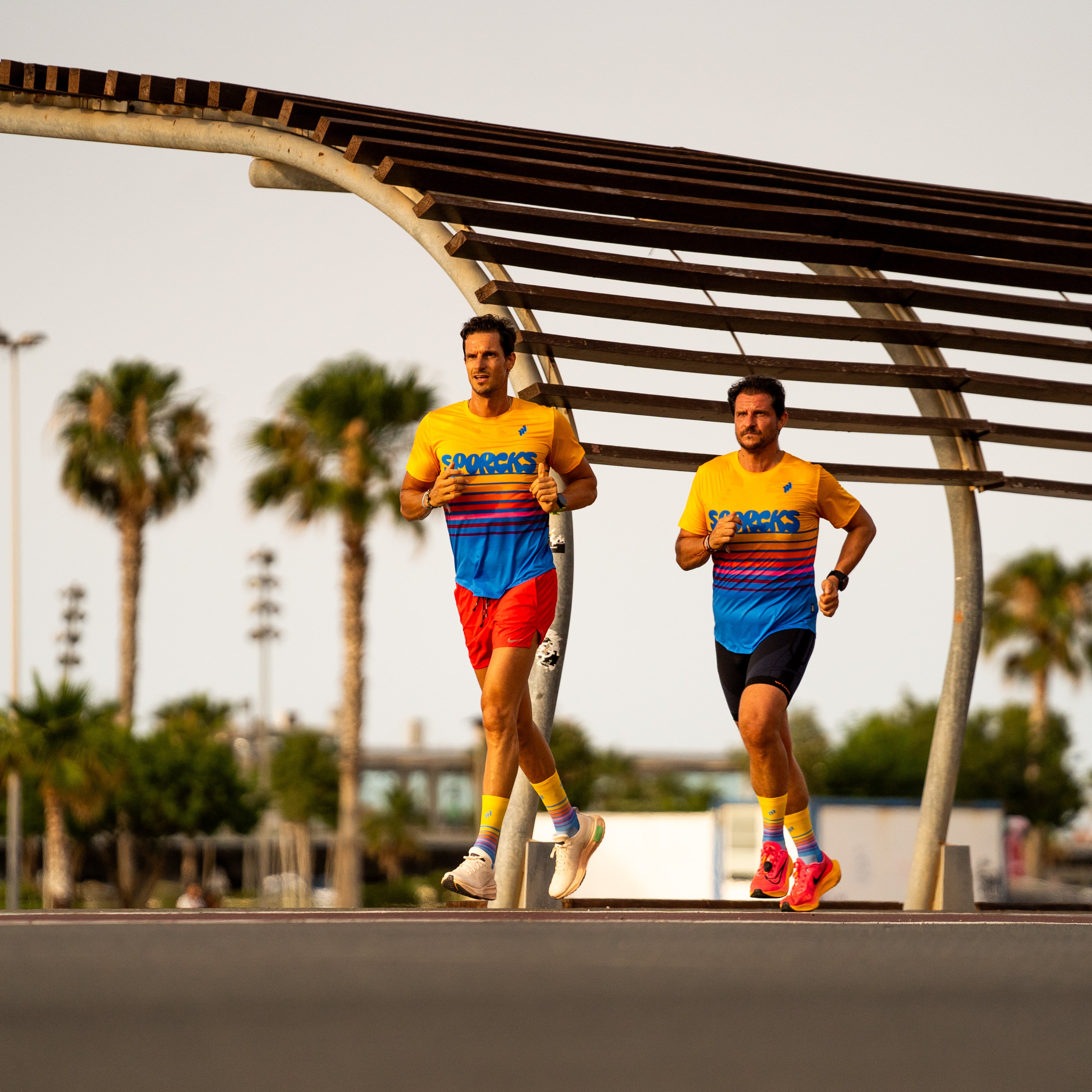 GOLDEN HOUR - Running T-Shirt