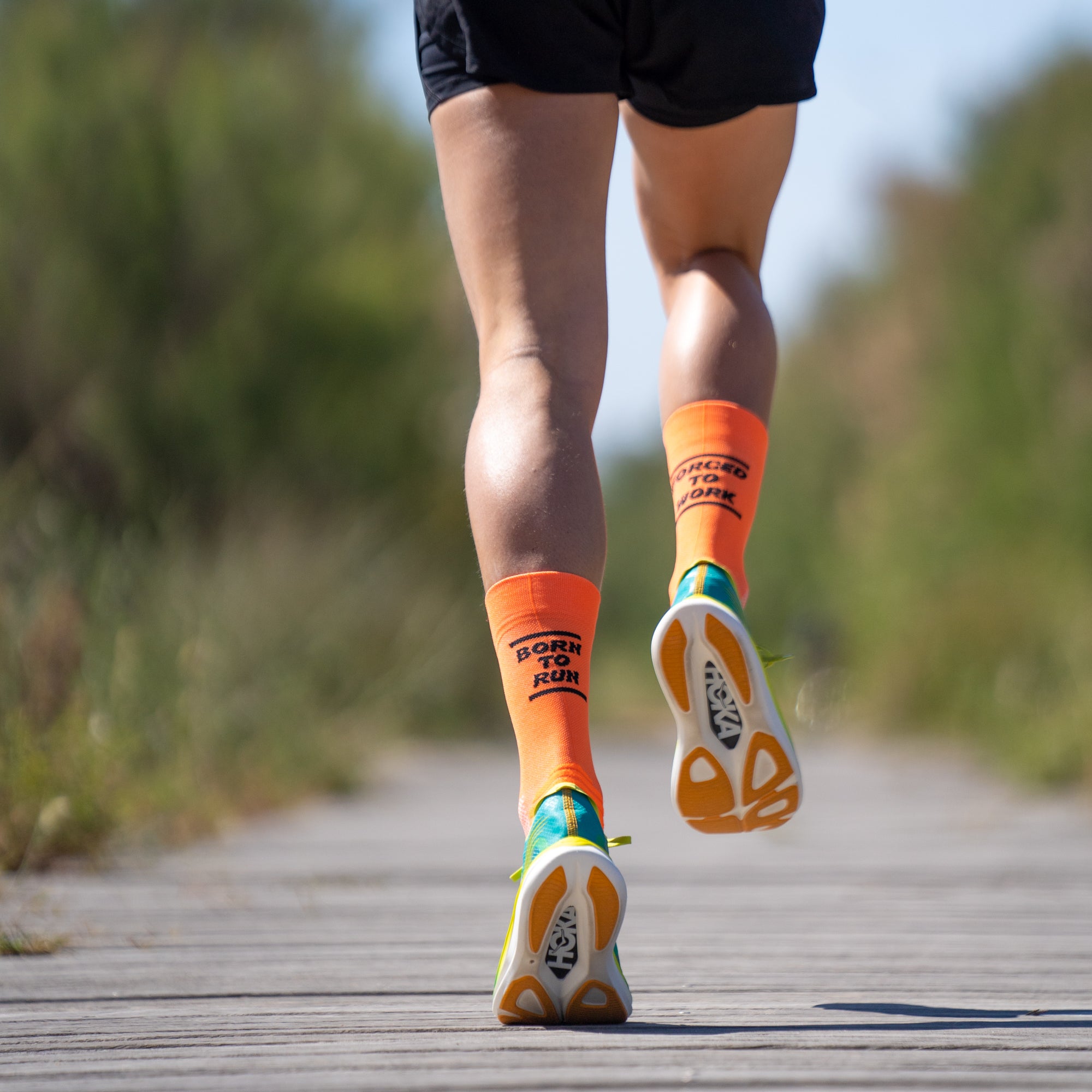 BORN TO RUN ORANGE - RUNNING SOCKS