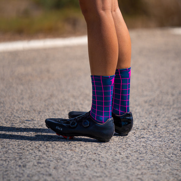 Souke Sports Calcetines de ciclismo para hombres y mujeres, transpirables y  acolchados que absorben la humedad, calcetines de compresión atléticos