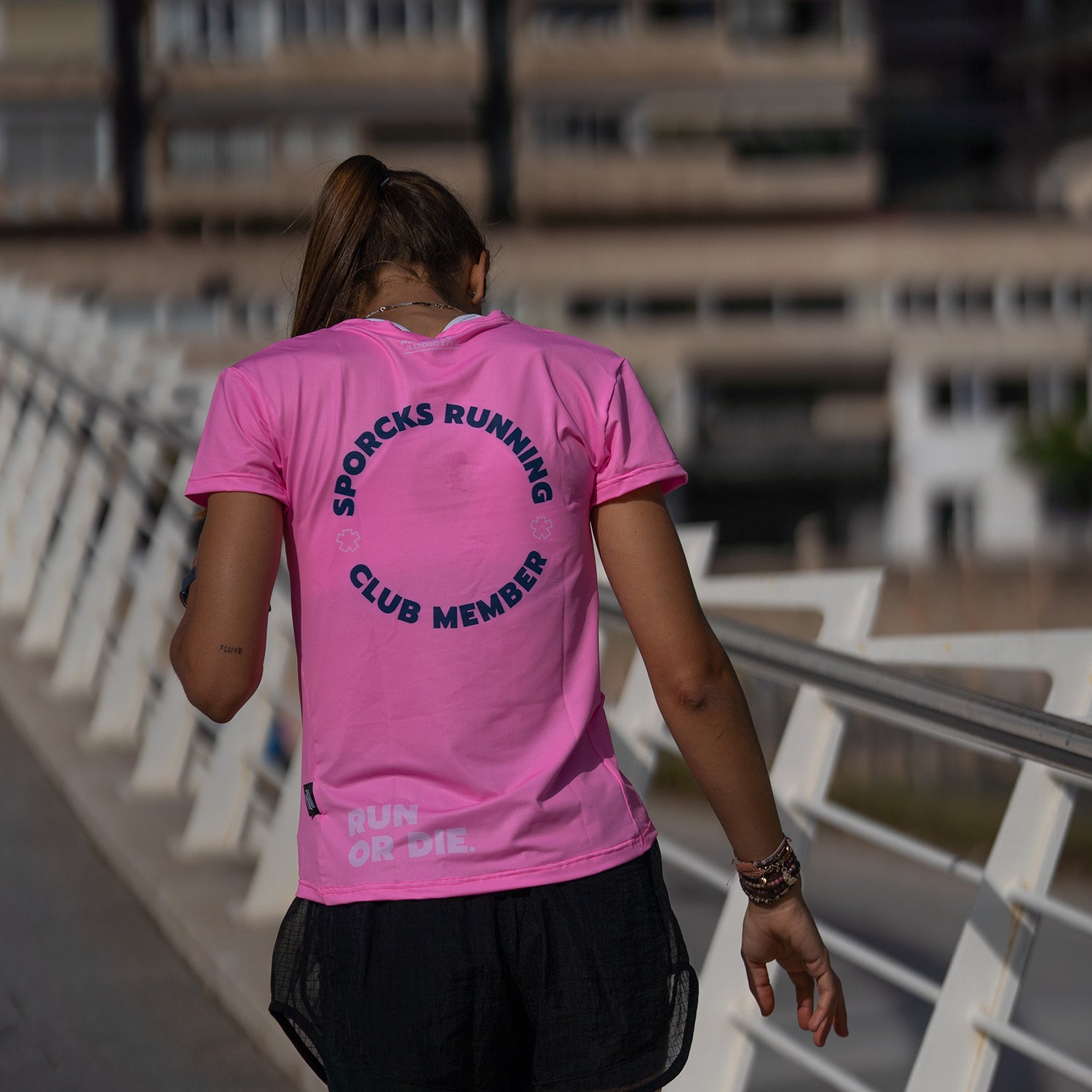 RUN OR DIE PINK - CAMISETA TÉCNICA MUJER